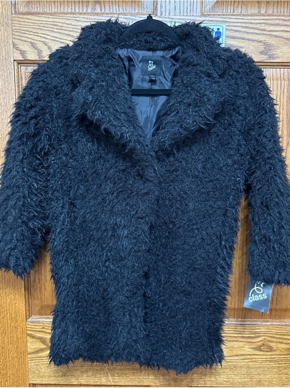 Black One Button Fuzzy Faux-Fur Coat with pockets for Girls Small 6/7 Art Class